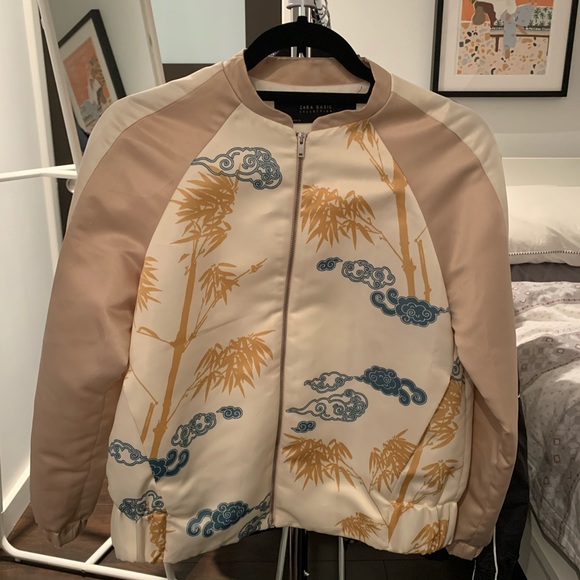 *SILK PATTERNED BOMBER JACK* - Picture 2 of 4